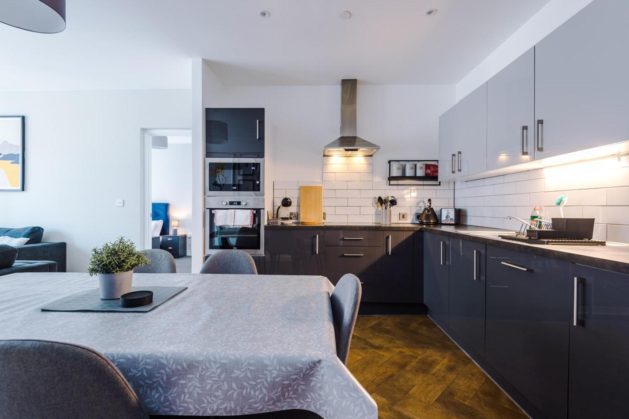 Hilltop Serviced Apartments - Ancoats Manchester Buitenkant foto