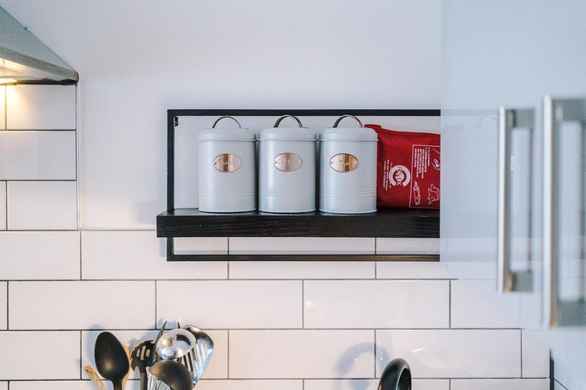 Hilltop Serviced Apartments - Ancoats Manchester Buitenkant foto